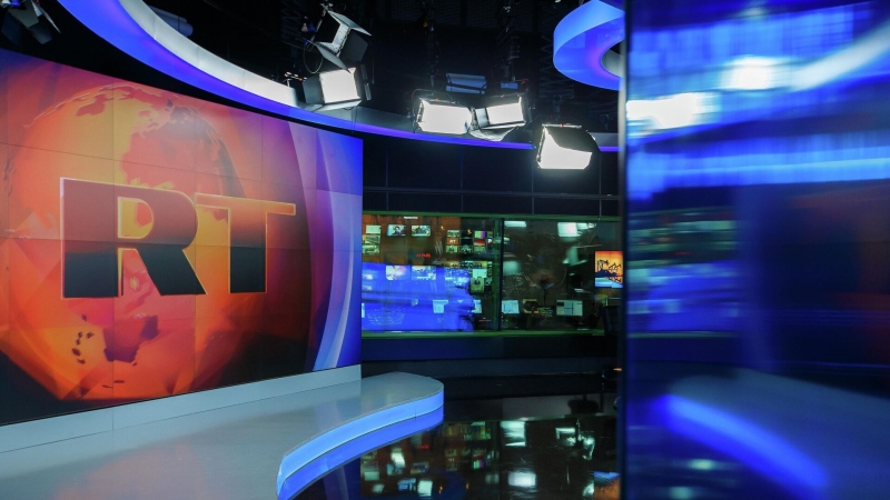 RT успешно отвечает на новые вызовы в сфере медиа, заявил Путин