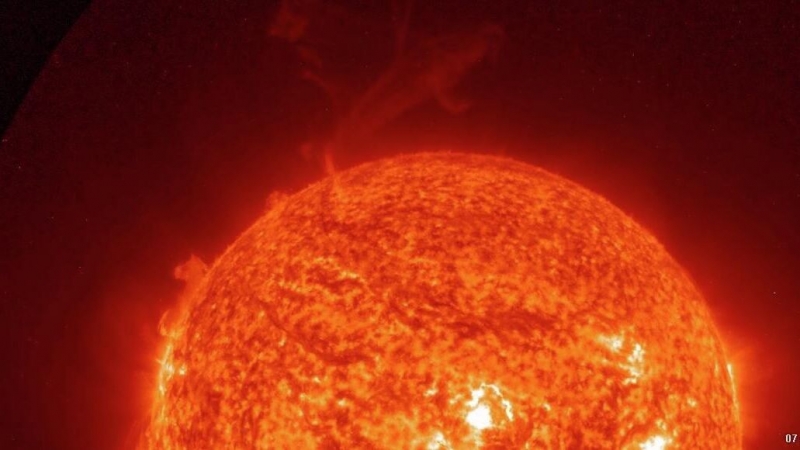 Ученые рассказали о мощной вспышке на обратной стороне Солнца