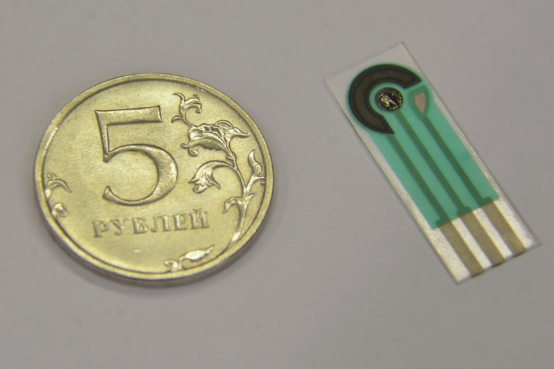 Ученые создали гаджет для проверки состава напитков