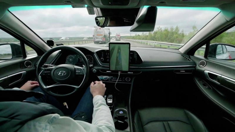 Автономный автомобиль впервые в России проехал 400 километров без водителя